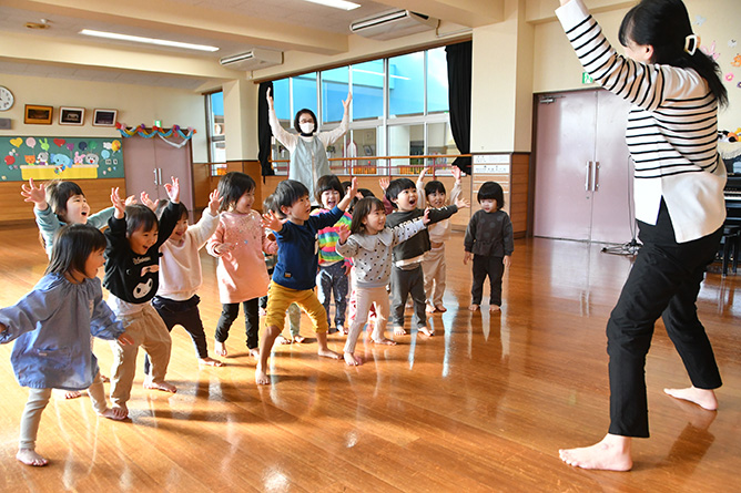 音楽に触れ感性豊かに